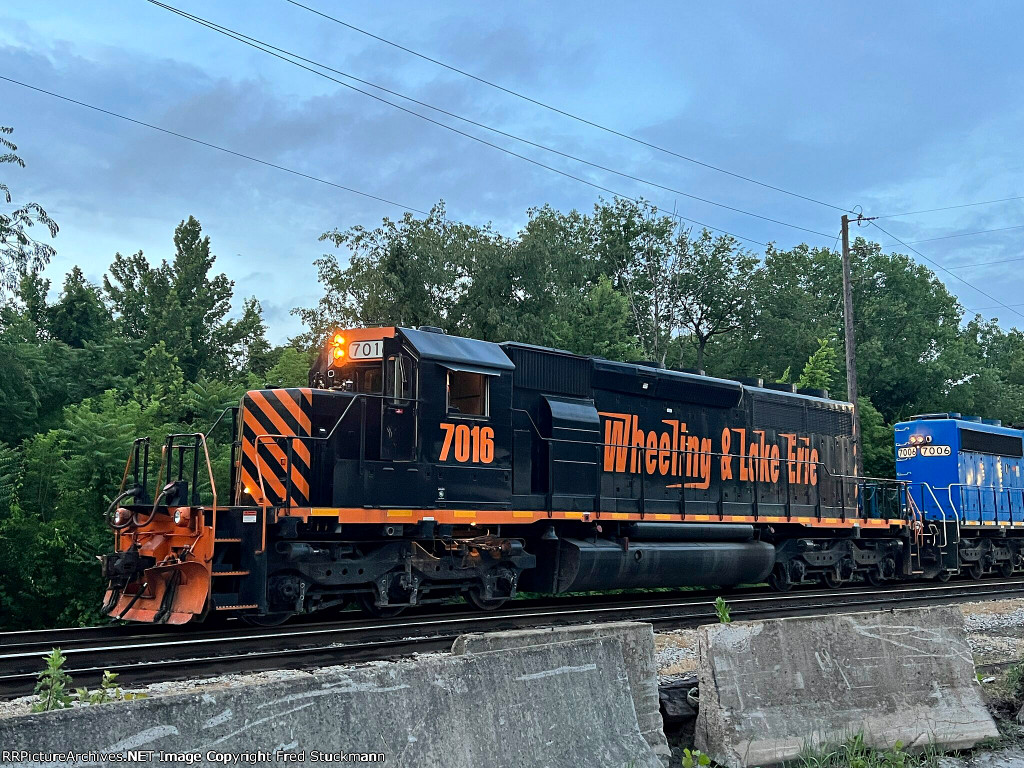 WE 7016 waits in Rock Cut Siding for a crew.